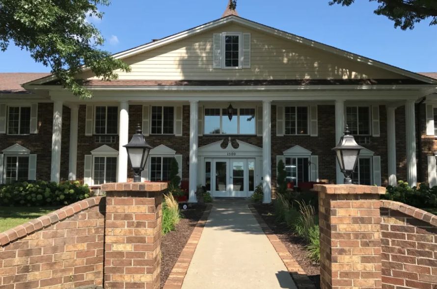 THE BEST 8 Assisted Living Facilities in Iowa City, IA Seniorly